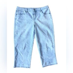 Style & Co Denim Capri Jeans Tummy Control faded Light Blue Women's Size 10